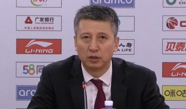 他想留在拜仁，向凯恩学习，并相信在图赫尔的带领下会有更多的上场时间。